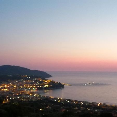 أغروبولي Una Terrazza Sul Mare المظهر الخارجي الصورة